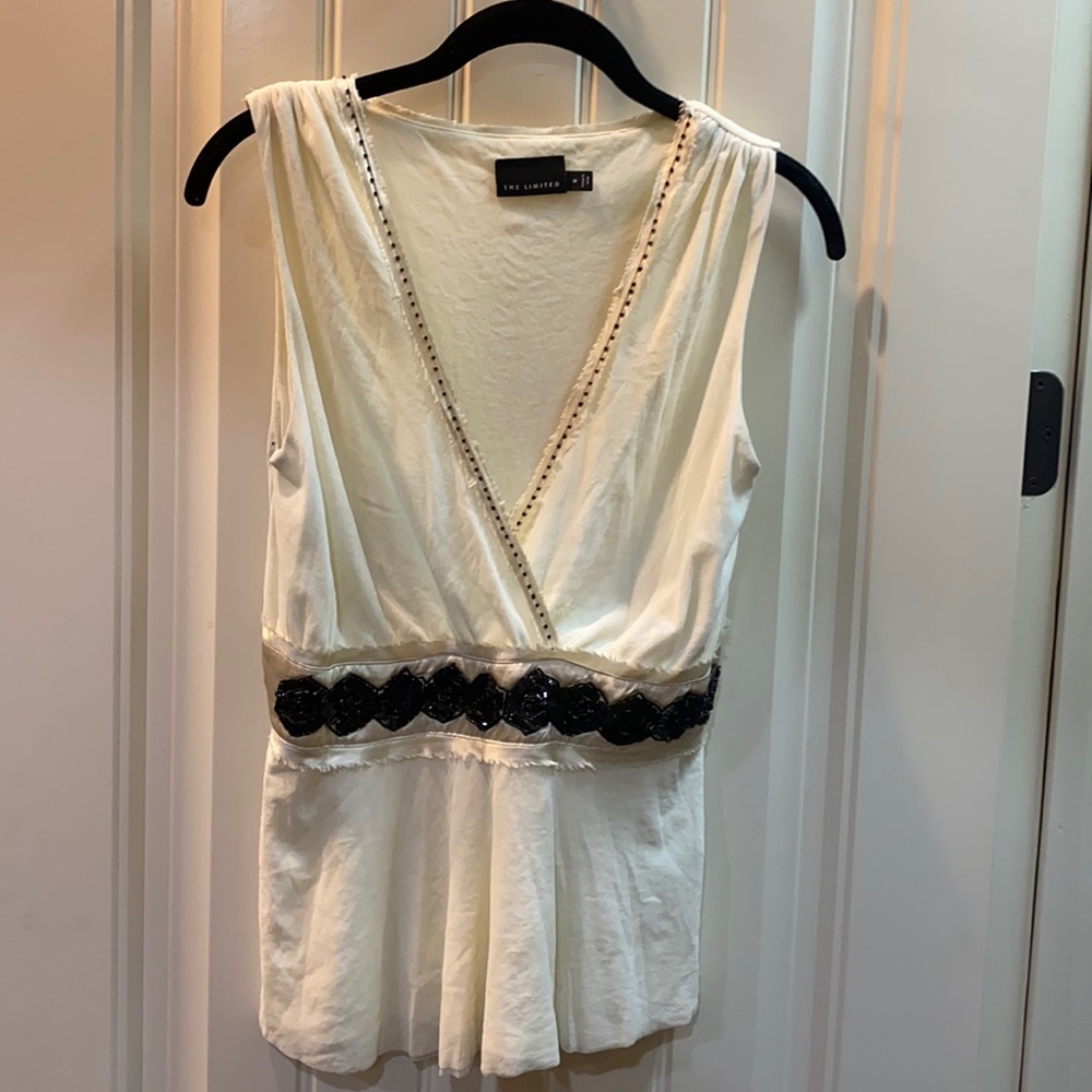 Sleeveless dressy blouse